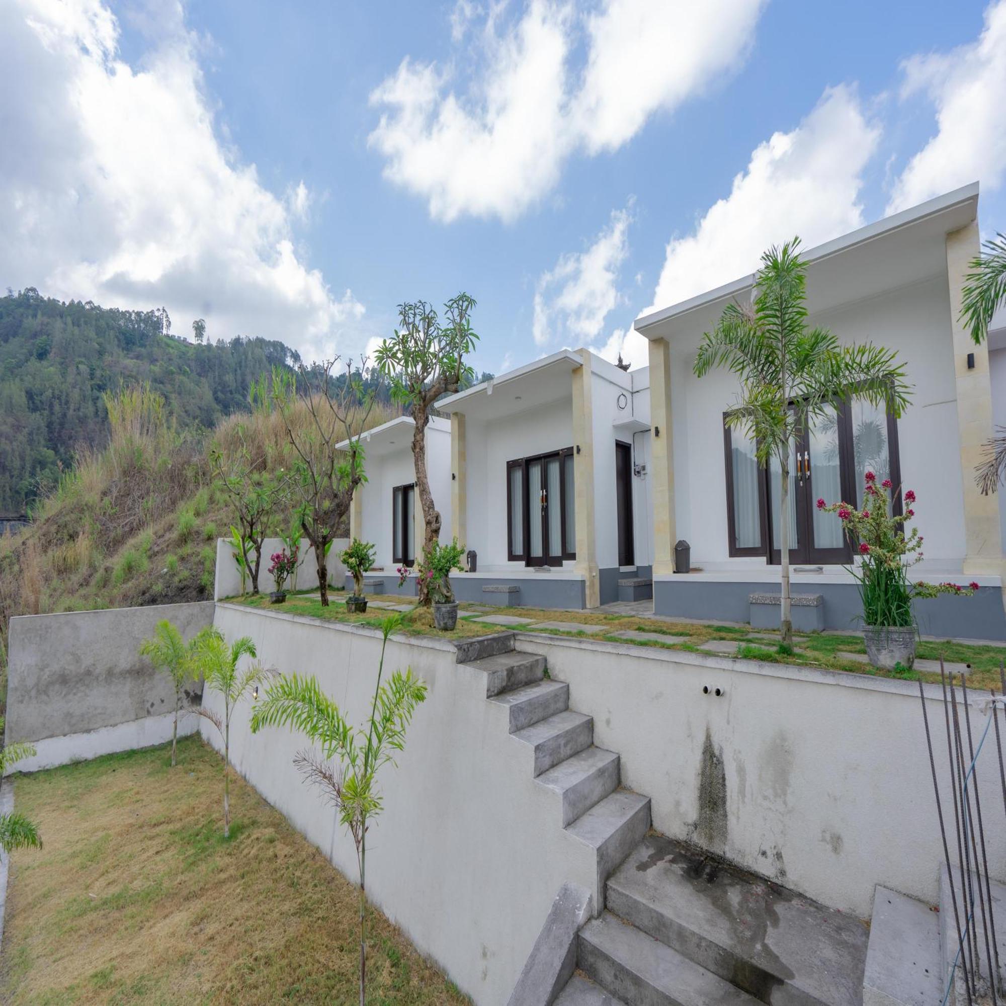 Batur Kencana Villa Mitra Reddoorz Baturaja  Extérieur photo