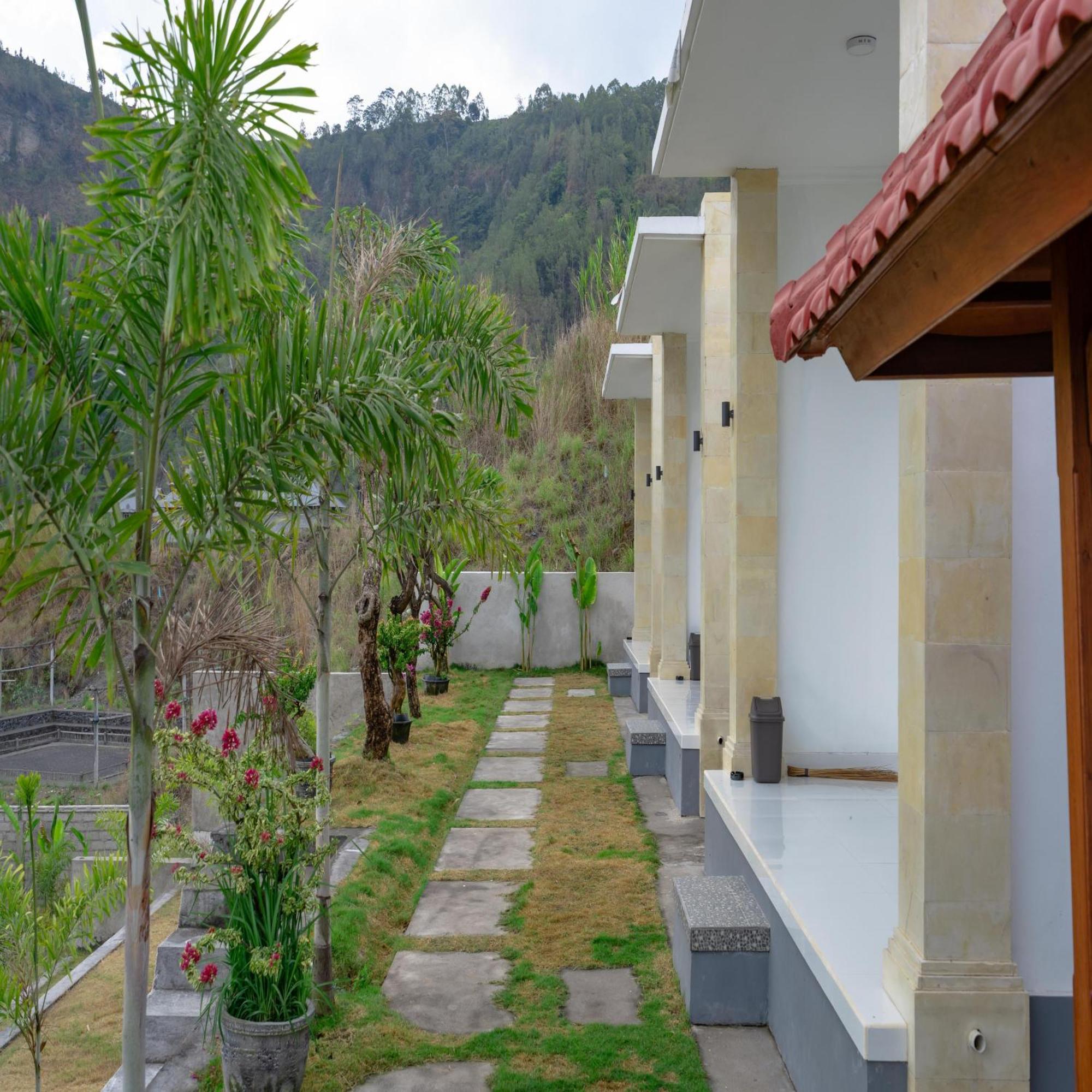 Batur Kencana Villa Mitra Reddoorz Baturaja  Extérieur photo