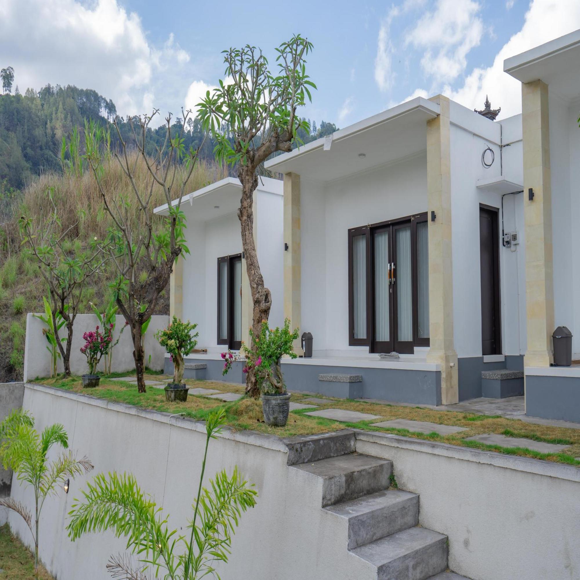 Batur Kencana Villa Mitra Reddoorz Baturaja  Extérieur photo